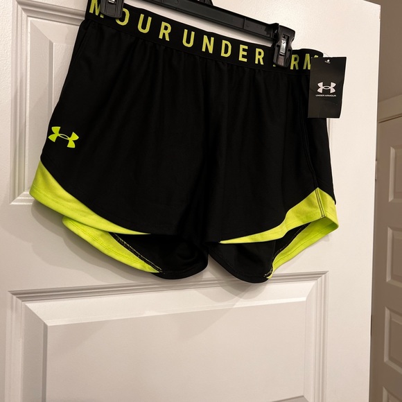 Under Armour Women’s ‘Play Up 3.0) Black/ Lime Green Running Shorts - Picture 5 of 6